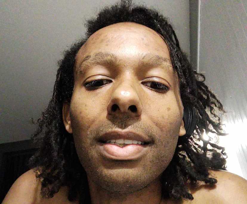 khale (34), $300, LGBTQIA+, Non-smoker, No pets, and No children
