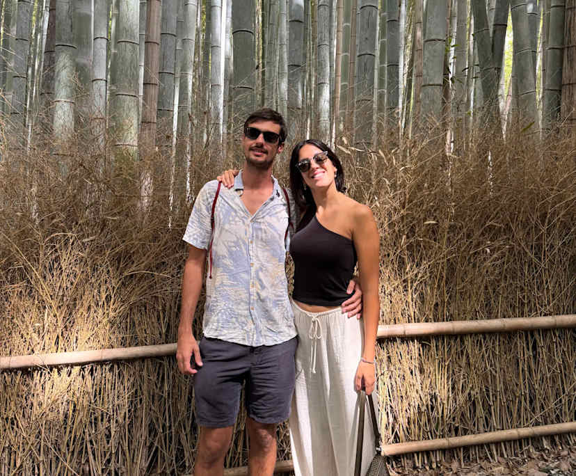 Camila (31) and Gustavo (35), $300, 