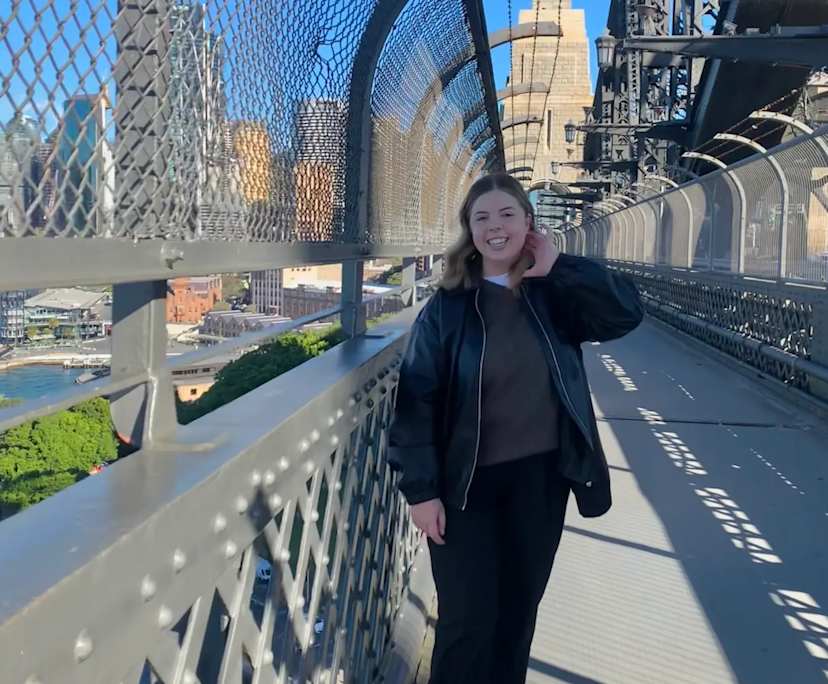 Hayley (28), $400, Non-smoker, No pets, and No children