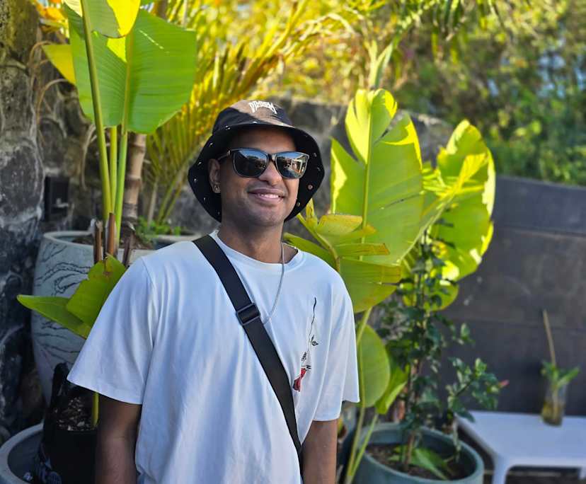 Josh (29), $300, Non-smoker, No pets, and No children