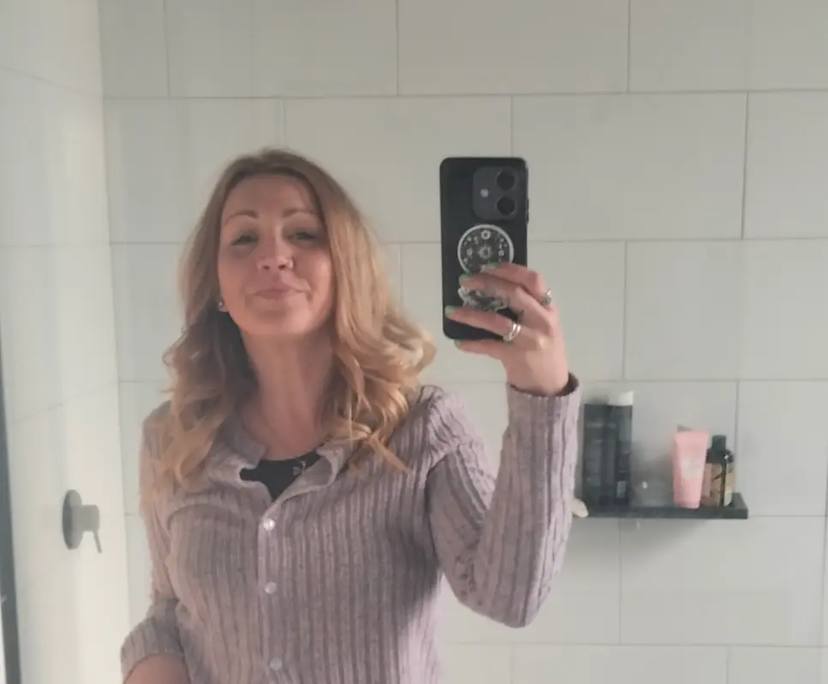 Ashleigh (32), $200, Non-smoker, No pets, and No children