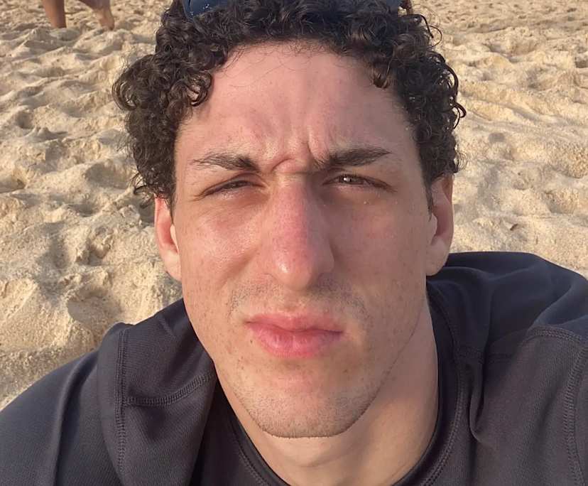 Matteo (23), $350, Non-smoker, Have pets, and No children