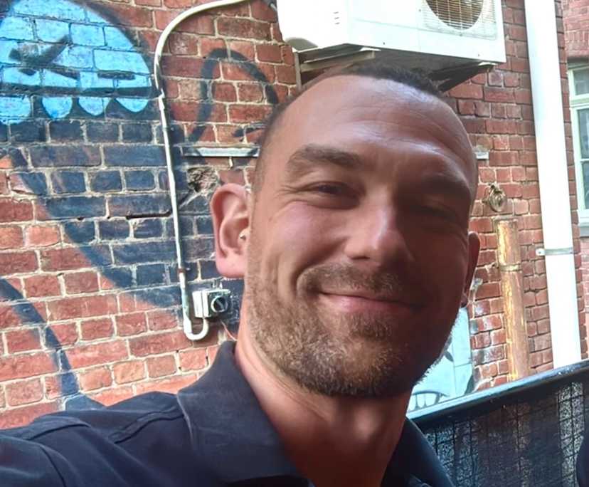 Remi (34), $400, No children, Non-smoker, LGBTQIA+, and Have pets