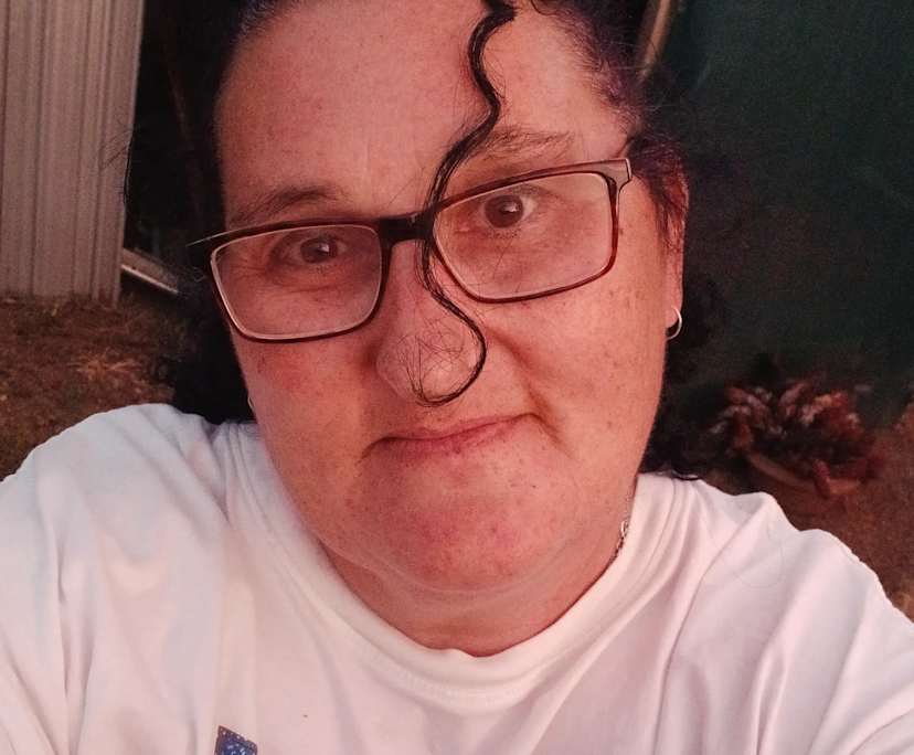 NARELLE (47), $250, Smoker, No pets, and Have children