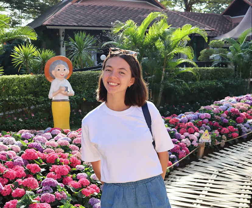 Jess (24), $350, Non-smoker, No pets, and No children