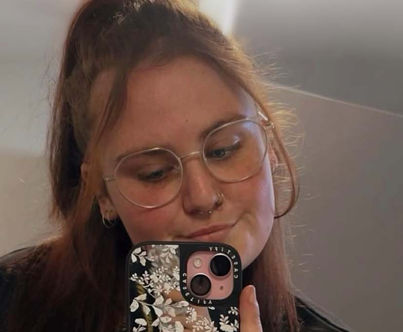 Kaliyah (23), $450, Non-smoker, Have pets, and No children