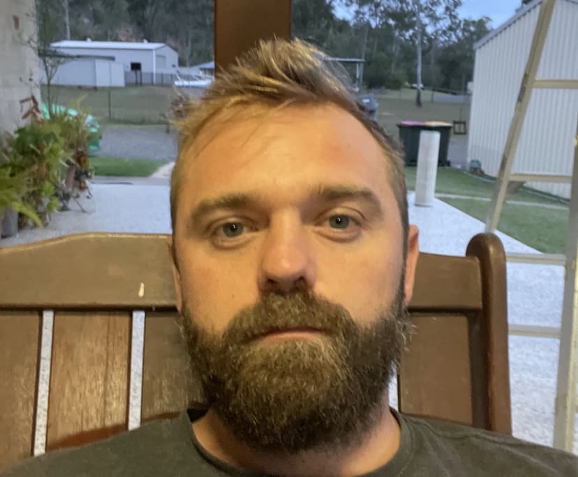 Nathan (32), $300, Have pets, Smoker, No children, and LGBTQIA+