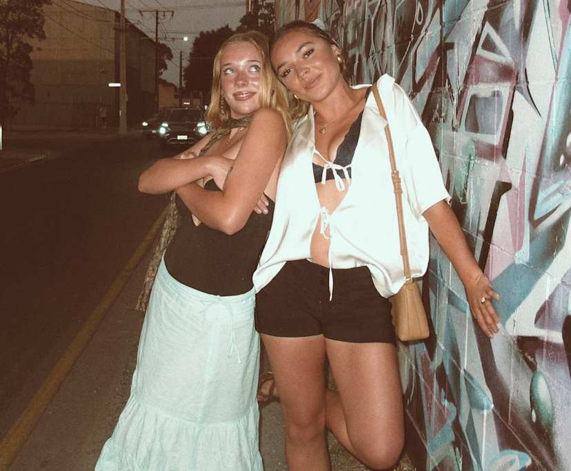 Ava & Saskia