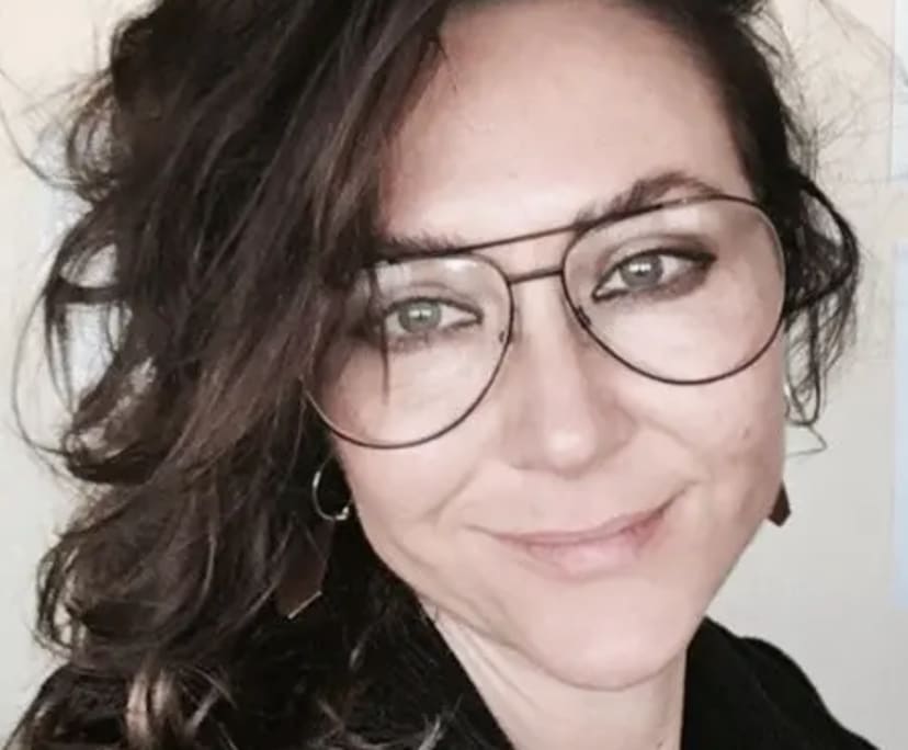 Fiona Hunt (54), $450, Non-smoker, No pets, and No children