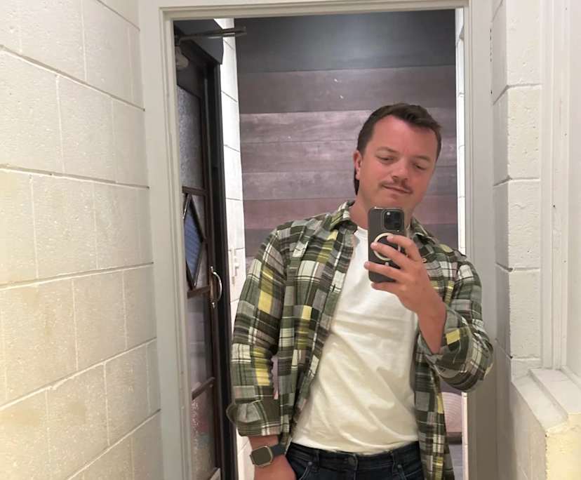 Dave (31), $350, Non-smoker, No pets, and No children