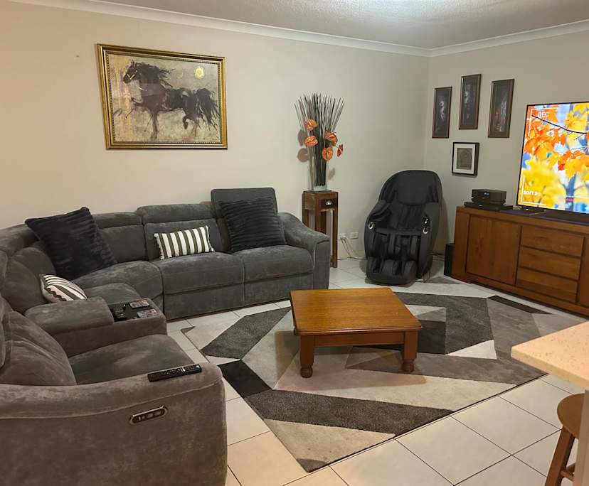 Gary (70), $280, Smoker, No pets, and No children