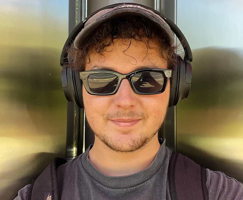 Alex (25), $350, Non-smoker, No pets, and No children