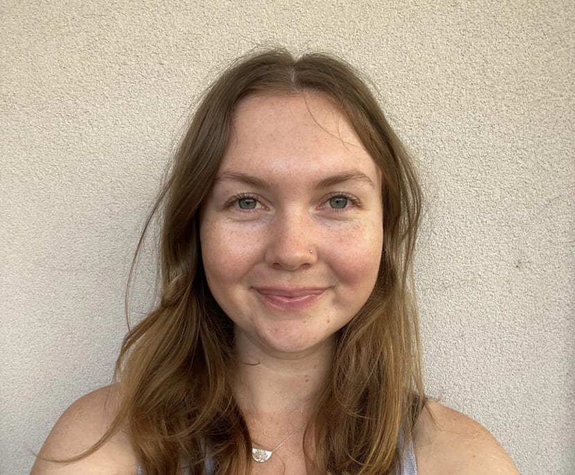 Caity (28), $400, Non-smoker, Have pets, and No children