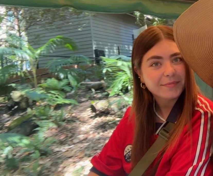 Nina (23), $350, Non-smoker, No pets, and No children