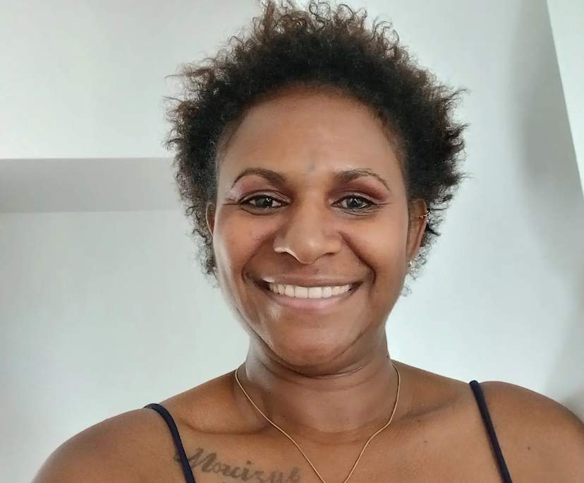 Joylyn (33), $200, Non-smoker, Have pets, and Have children