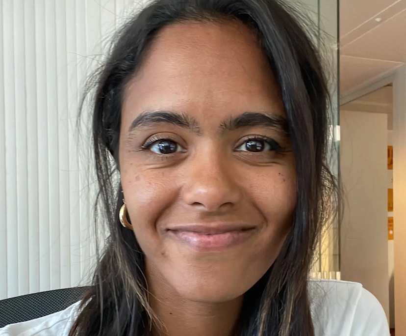 Melissa (36), $250, Non-smoker, Have pets, and No children