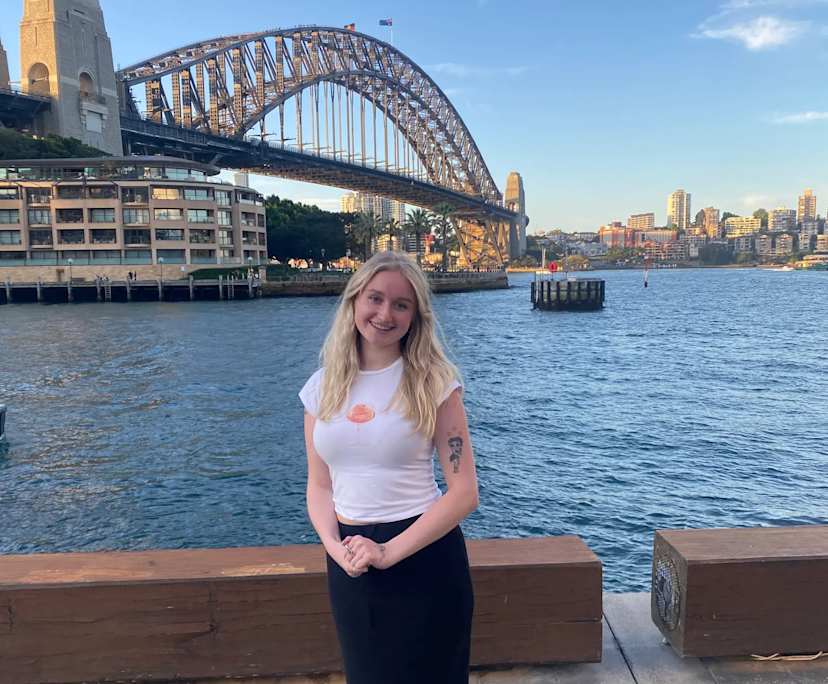 Elly (21), $430, Non-smoker, No pets, and No children