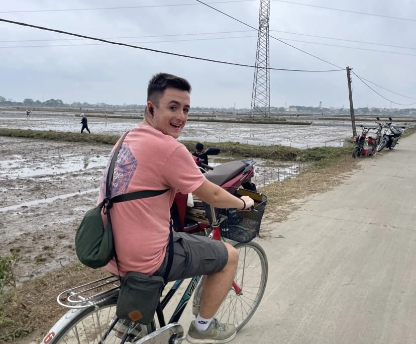 Ben (22), $350, LGBTQIA+, Non-smoker, No pets, and No children