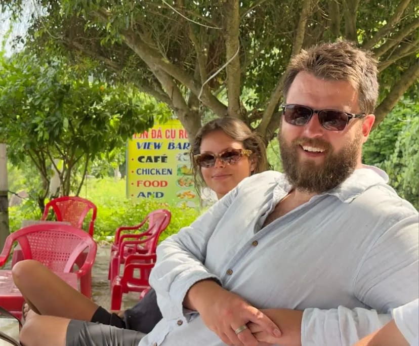 Joel (31), $650, Non-smoker, Have pets, and No children