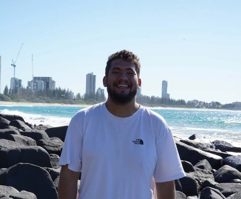 Pedro Costa (30), $350, Non-smoker, No pets, and No children