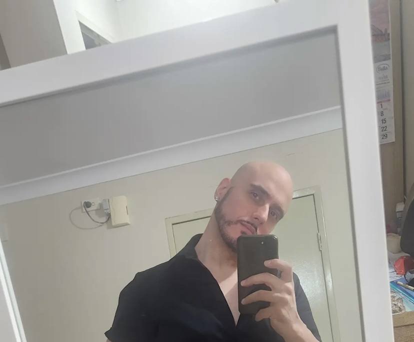 Adam (35), $350, No pets, Non-smoker, and No children