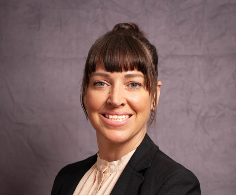 Sofi (47), $400, Non-smoker, Have pets, and No children