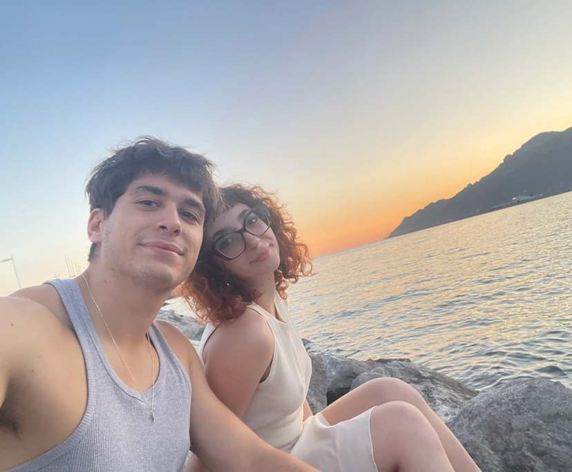 Luna (21) and Simone (21), $350, Non-smoker, No pets, and No children