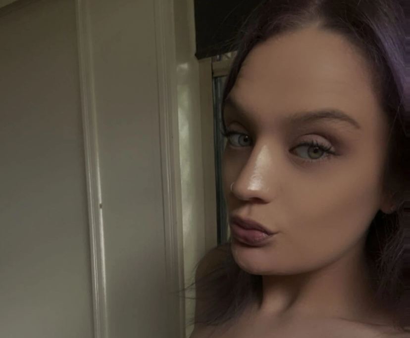 jamie (26), $300, Have children, Have pets, Smoker, and No children