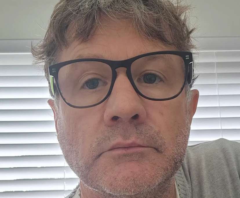 Anthony (53), $400, Non-smoker, No pets, and No children