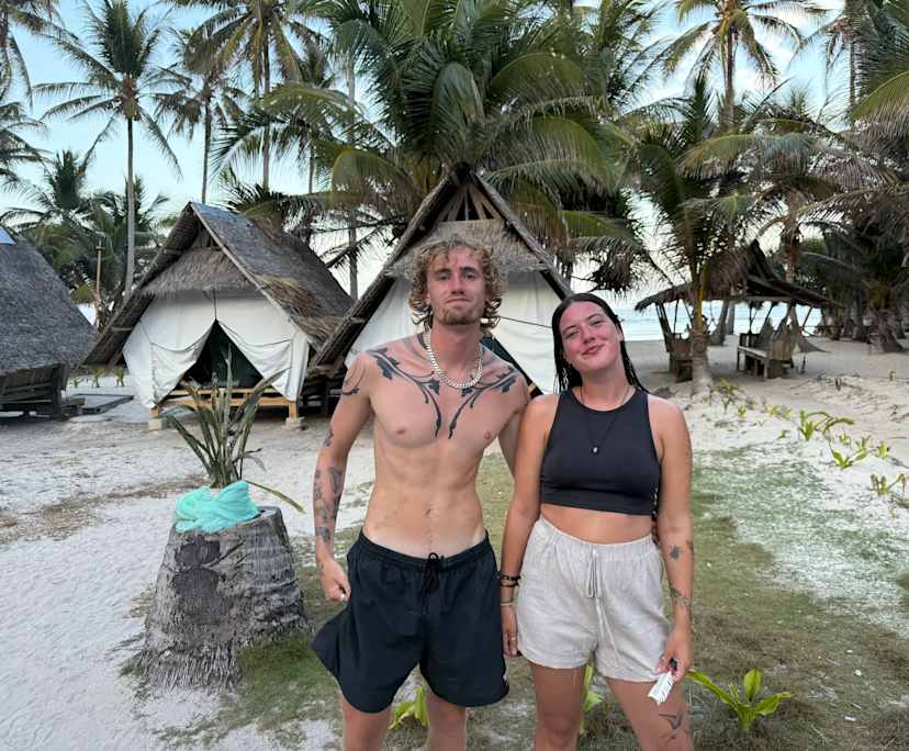 Jenny (22) and conan (24), $600, 