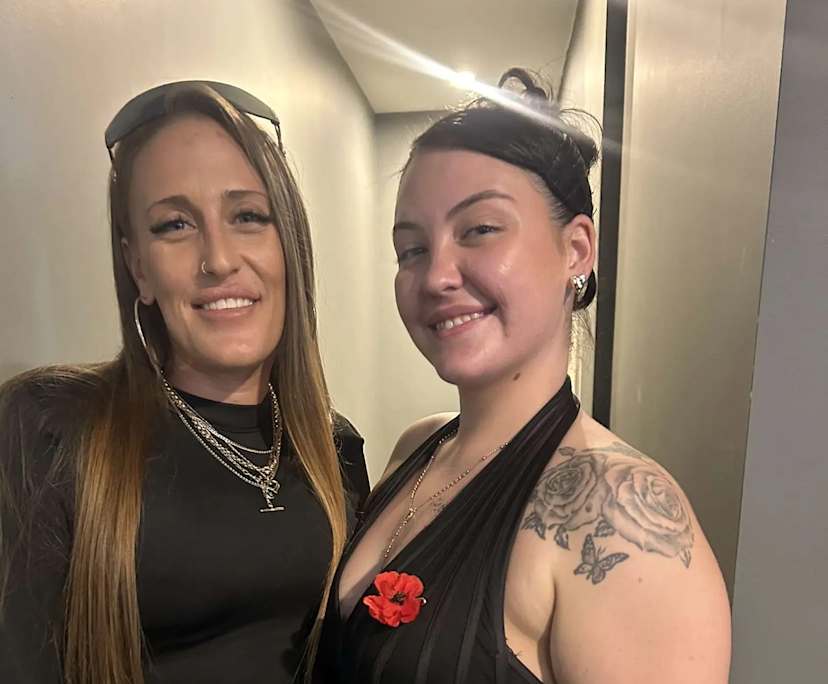 Kiahna (37) and Kiahna (19), $300, Have pets, Smoker, and No children