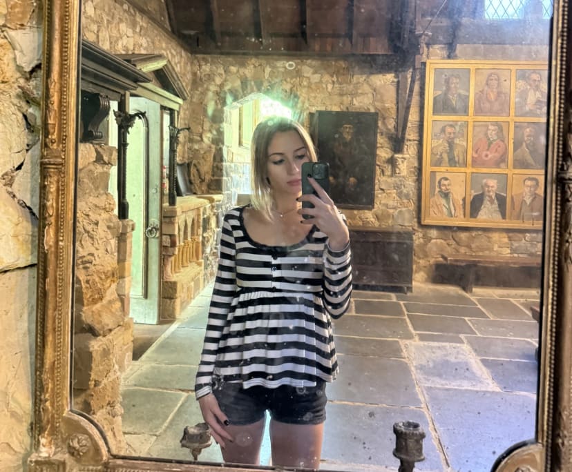 Teegan (24), $600, Non-smoker, No pets, and No children