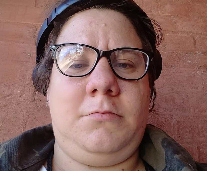 Crystal (29), $180, LGBTQIA+, Have pets, Smoker, and No children