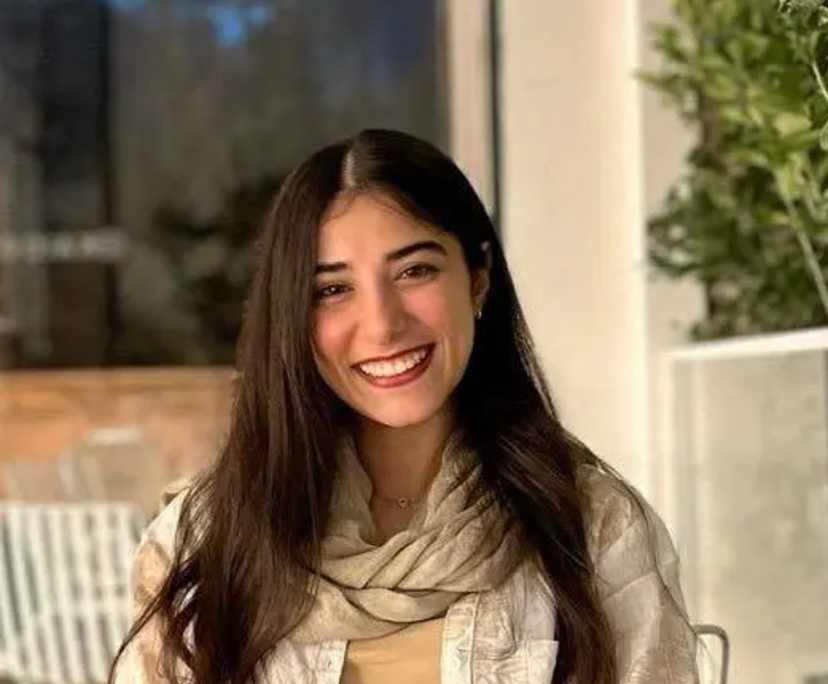 Misha (29), $400, Non-smoker, No pets, and No children