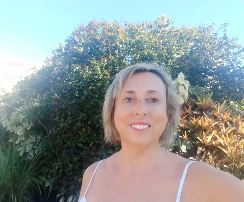 Julie (55), $350, Non-smoker, No pets, and No children