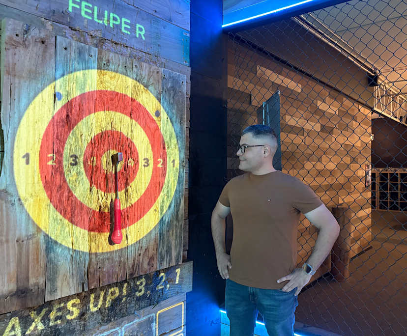 Felipe (41), $400, Non-smoker, No pets, and No children