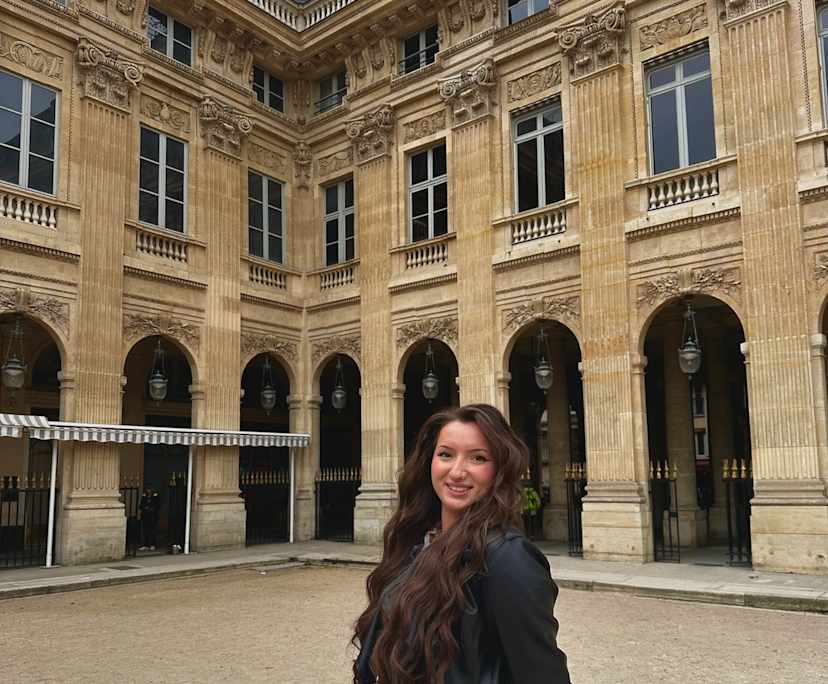 Carolina (23), $400, 