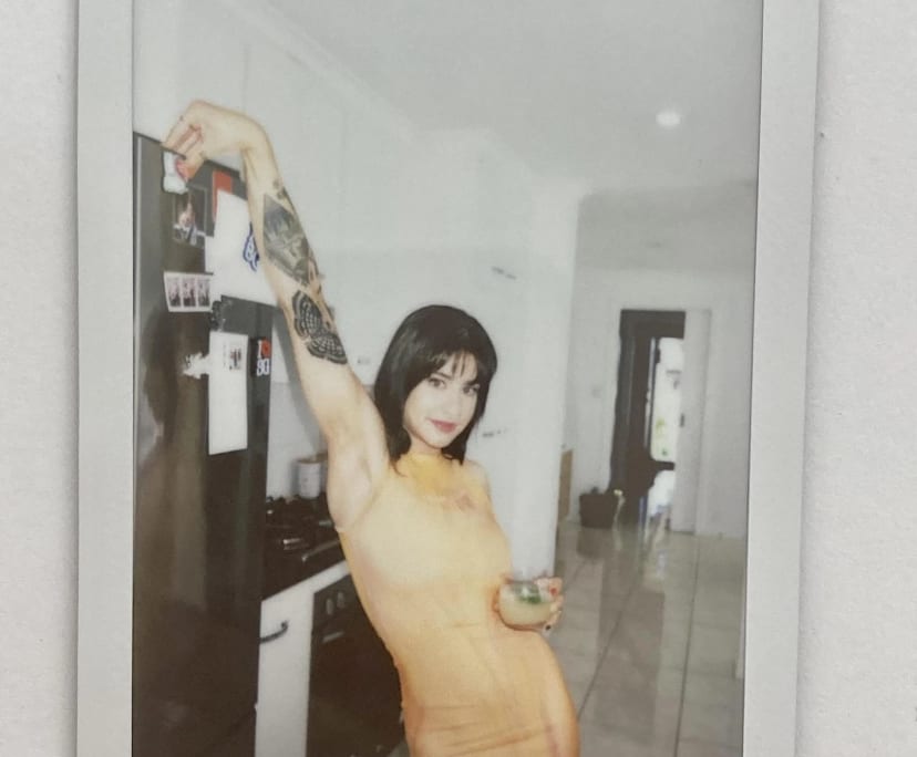 Stacy (26), $300, Non-smoker, Have pets, No children, and LGBTQIA+