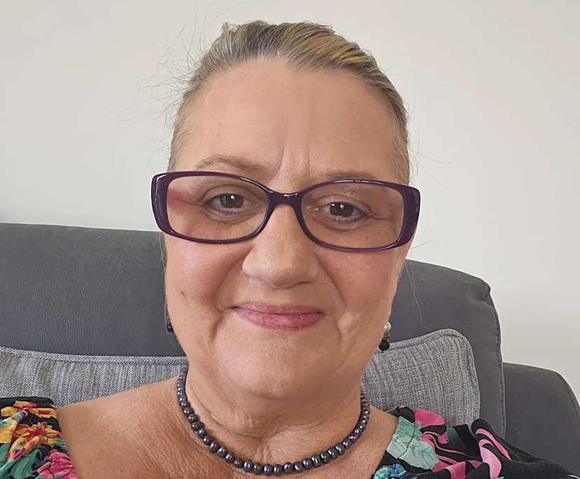Katherine (53), $300, Non-smoker, No pets, and No children