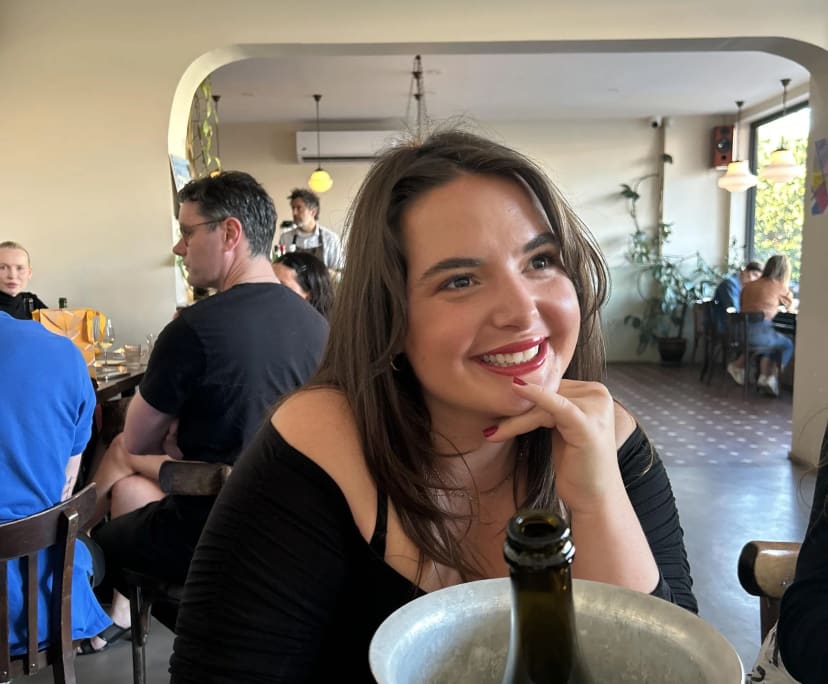 Briony (28), $300, Non-smoker, No pets, and No children