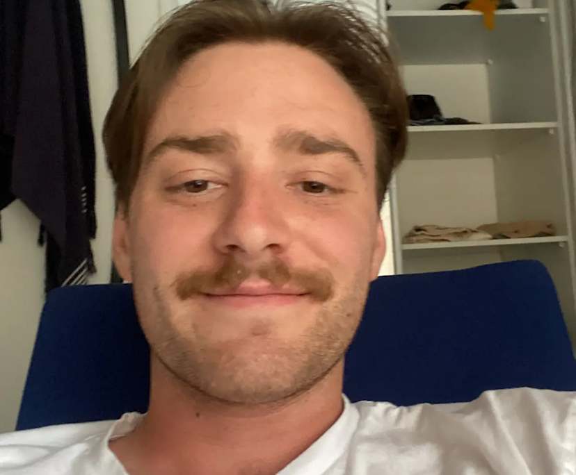 Ben (22), $400, Non-smoker, No pets, and No children