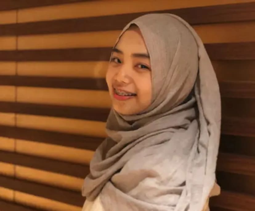 Nindy (29) and Achmad (28), $400, 