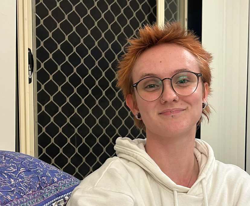 Naomi (23), $300, Have pets, Non-smoker, No children, and LGBTQIA+