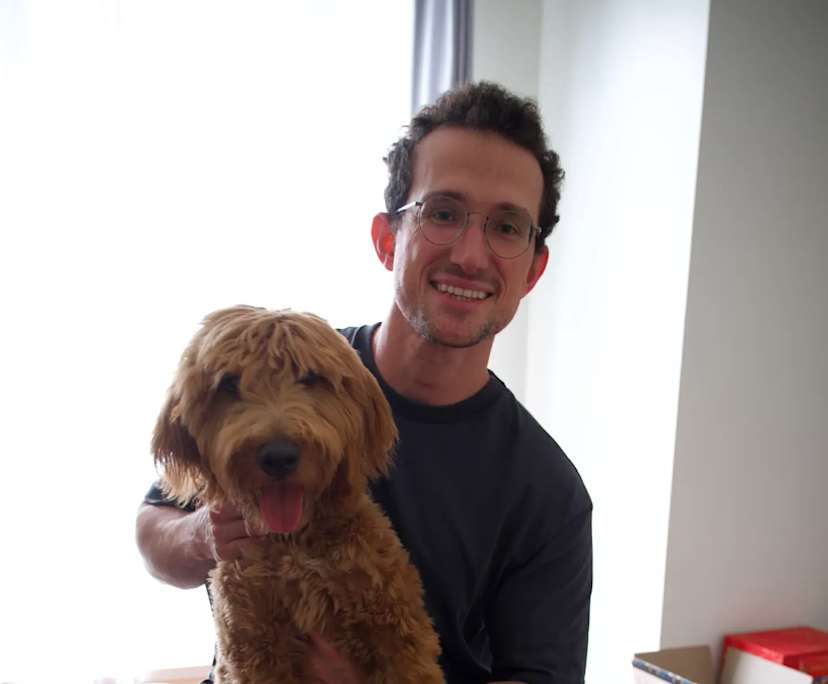 Brenton (32), $300, Have pets, Non-smoker, and No children