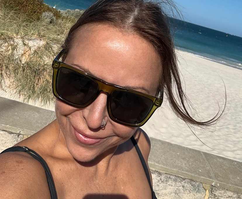 Tanya (47), $350, Non-smoker, No pets, and No children