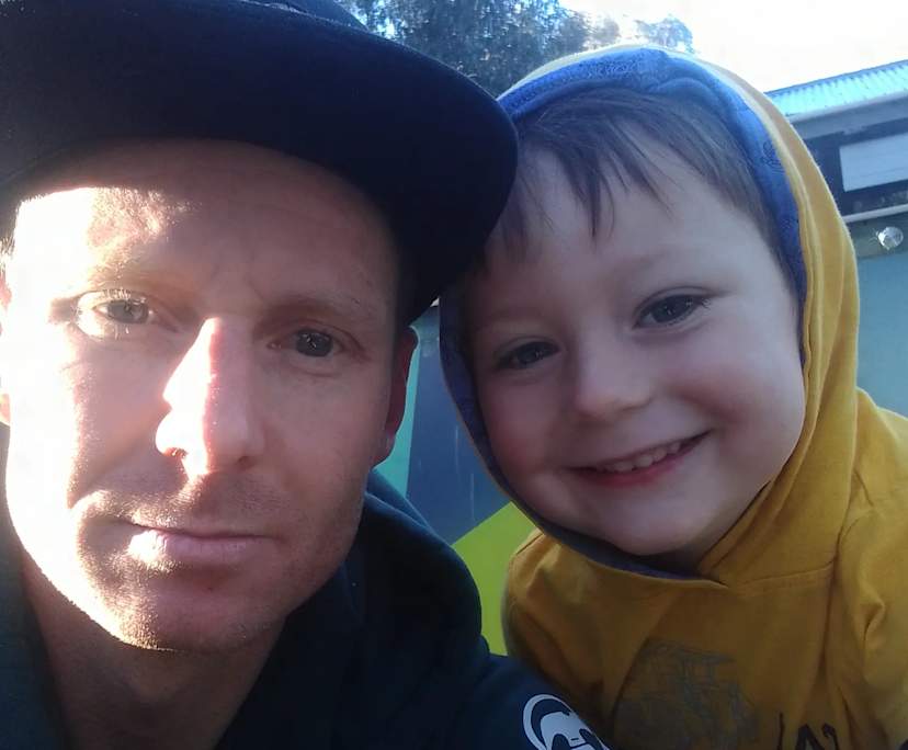 Jason Giddings (37), $200, Non-smoker, Have children, and No pets