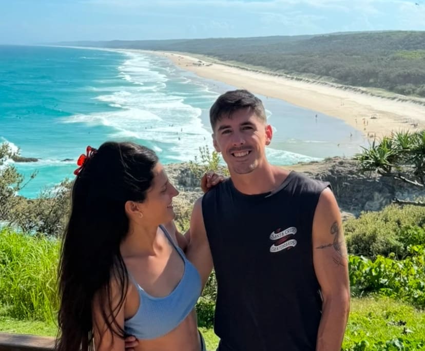 Gastón (32) and Camila (30), $400, Non-smoker, No pets, and No children