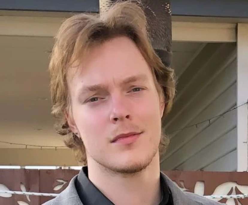 Daniel (21), $250, Non-smoker, No pets, and No children