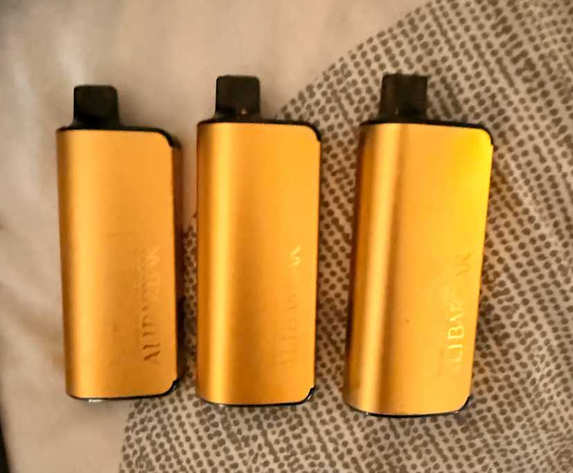 Jonny (31), $350, Non-smoker, No pets, and No children