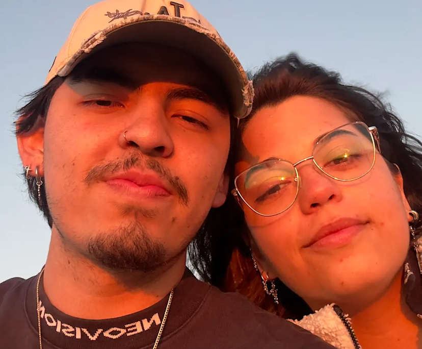 Santiago (21) and Laura (20), $600, Non-smoker, No pets, and No children